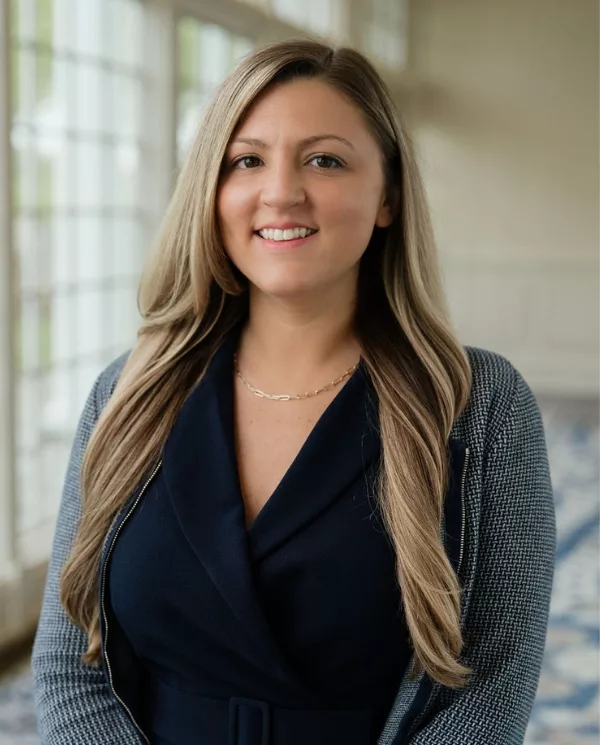 Katie Tacinelli Headshot